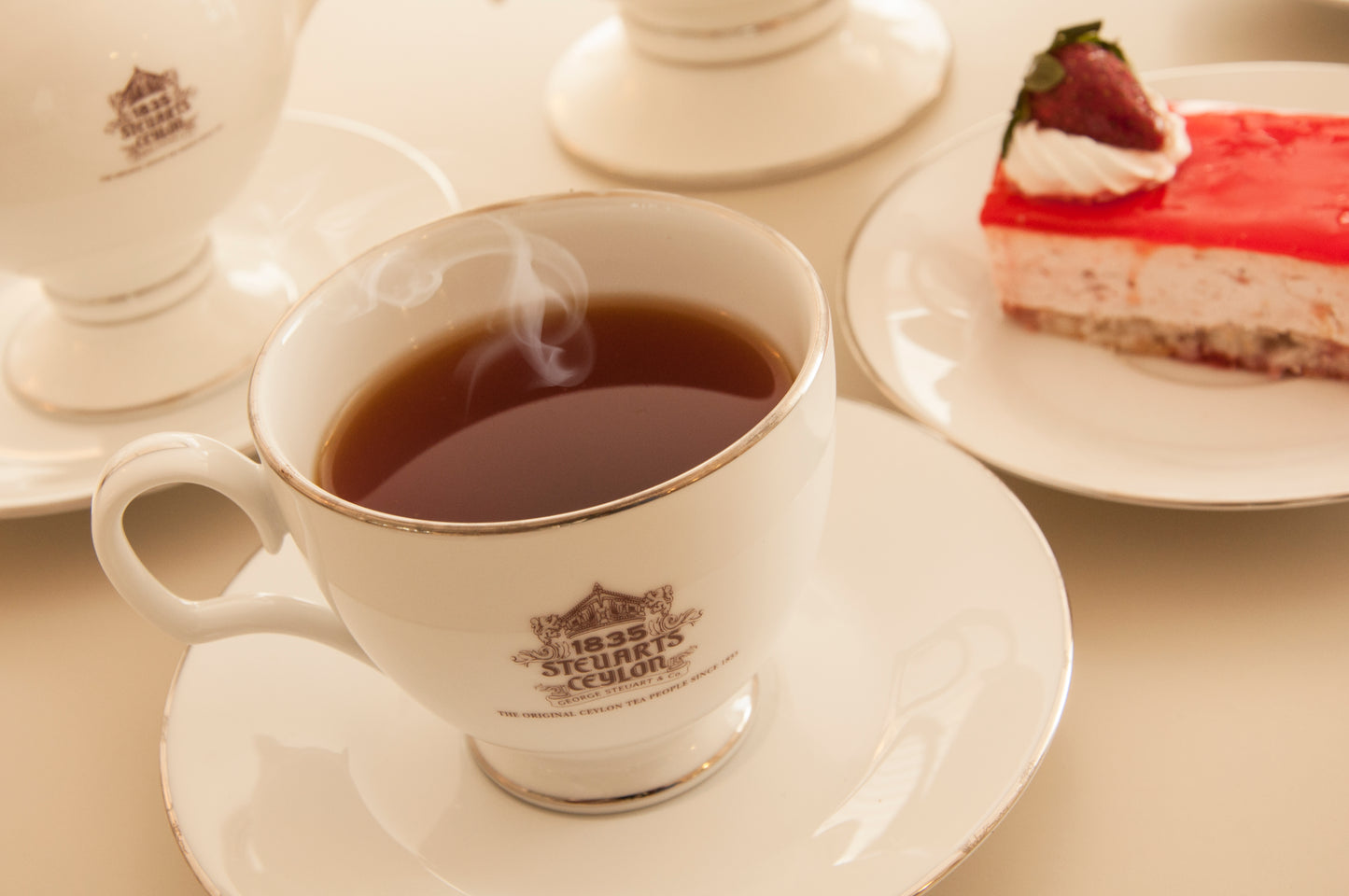 ノリタケ製 ティーカップ＆ソーサーセット（George Steuart Tea ロゴ入り）